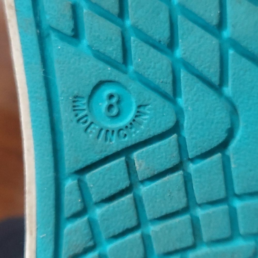 Old Navy Shoes   - Picture 3 of 7